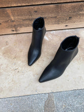 Load image into Gallery viewer, ANDI