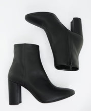 Load image into Gallery viewer, GIL