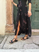 Load image into Gallery viewer, VSI ORY Sandali vegan neri mais cut-out tacco largo cinturino Made in Italy
