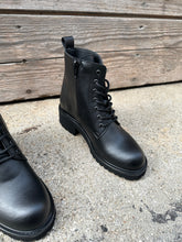 Load image into Gallery viewer, KLESTA
