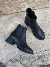 Load image into Gallery viewer, LANNA
