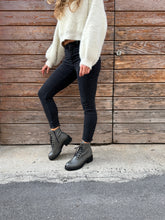 Load image into Gallery viewer, NEVADA
