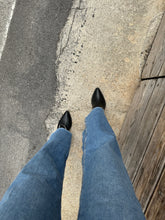 Load image into Gallery viewer, NIAS
