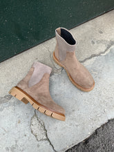 Load image into Gallery viewer, SYDNEY
