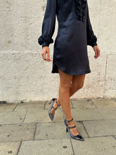 Load image into Gallery viewer, VEL
