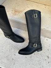 Load image into Gallery viewer, OLIVER
