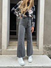 Load image into Gallery viewer, PETIT
