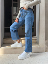 Load image into Gallery viewer, PETIT
