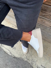 Load image into Gallery viewer, VIGO
