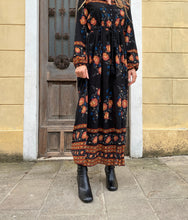 Load image into Gallery viewer, VSI BLER Stivali con tacco vegan neri gambale elasticizzato zip made in Italy
