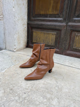 Load image into Gallery viewer, VSI STEFFIE Stivaletto vegan marrone arricciato punta Made in Italy
