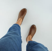 Load image into Gallery viewer, MALVA
