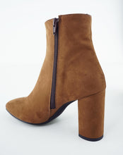 Load image into Gallery viewer, GIL
