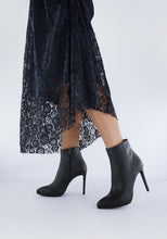 Load image into Gallery viewer, NILA
