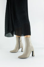 Load image into Gallery viewer, KAILA
