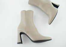 Load image into Gallery viewer, KAILA
