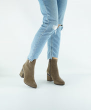 Load image into Gallery viewer, NAILA
