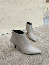 Load image into Gallery viewer, ANDI
