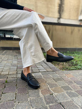 Load image into Gallery viewer, BREDA
