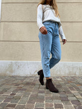 Load image into Gallery viewer, EMI
