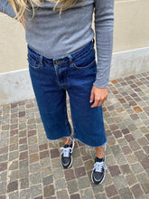 Load image into Gallery viewer, GEA
