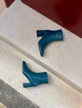 Load image into Gallery viewer, OXA
