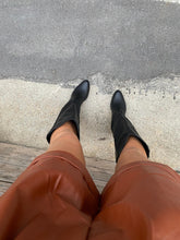 Load image into Gallery viewer, WEST
